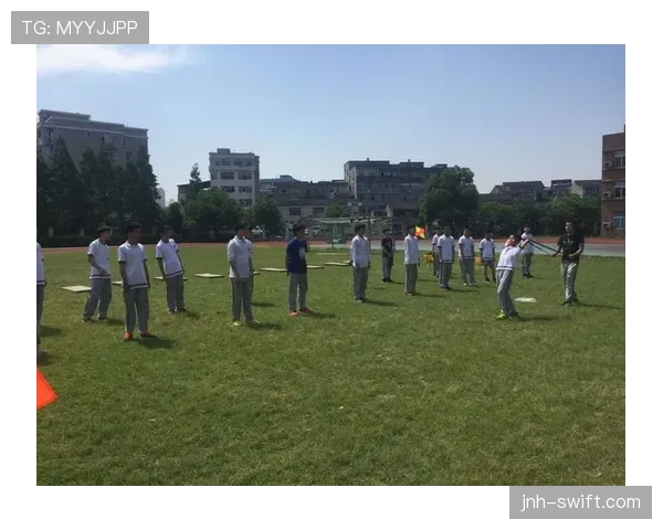 手抛球规则：何时算违例？裁判如何判定掷球动作合规性